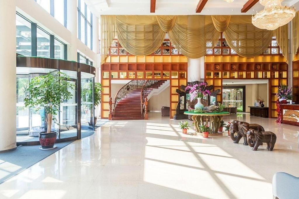 Suzhou Phoenix Hotspring Resort Zhangjiagang Exterior photo