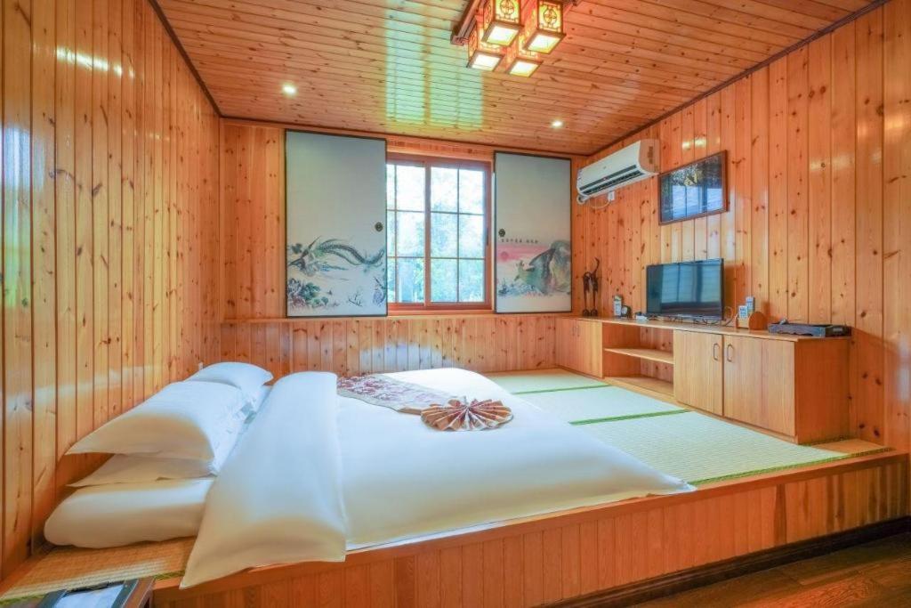 Suzhou Phoenix Hotspring Resort Zhangjiagang Exterior photo
