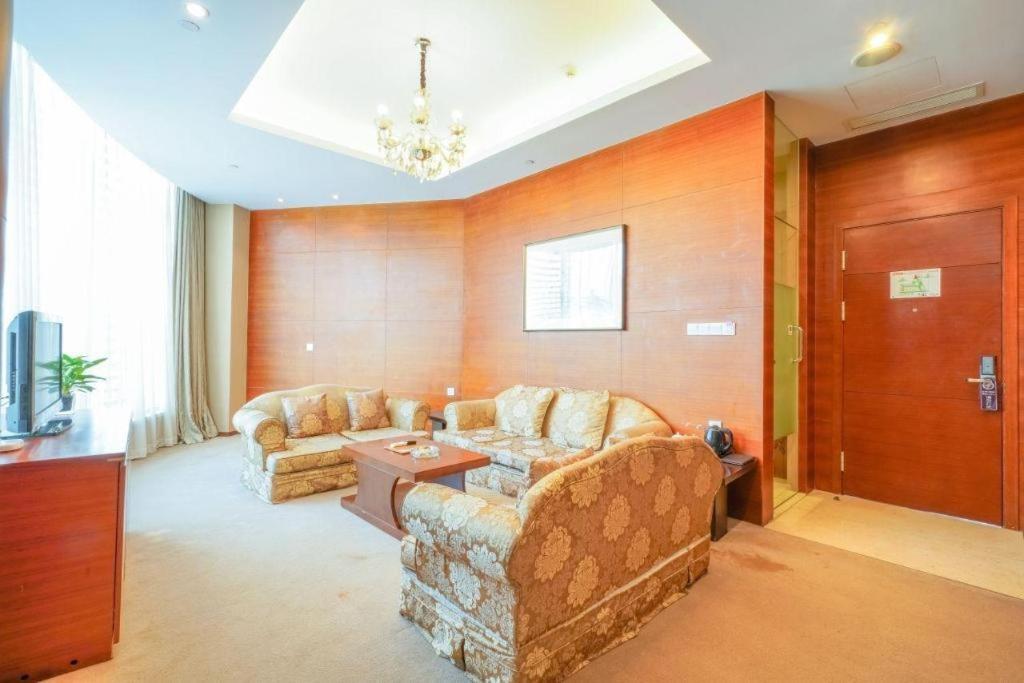 Suzhou Phoenix Hotspring Resort Zhangjiagang Exterior photo